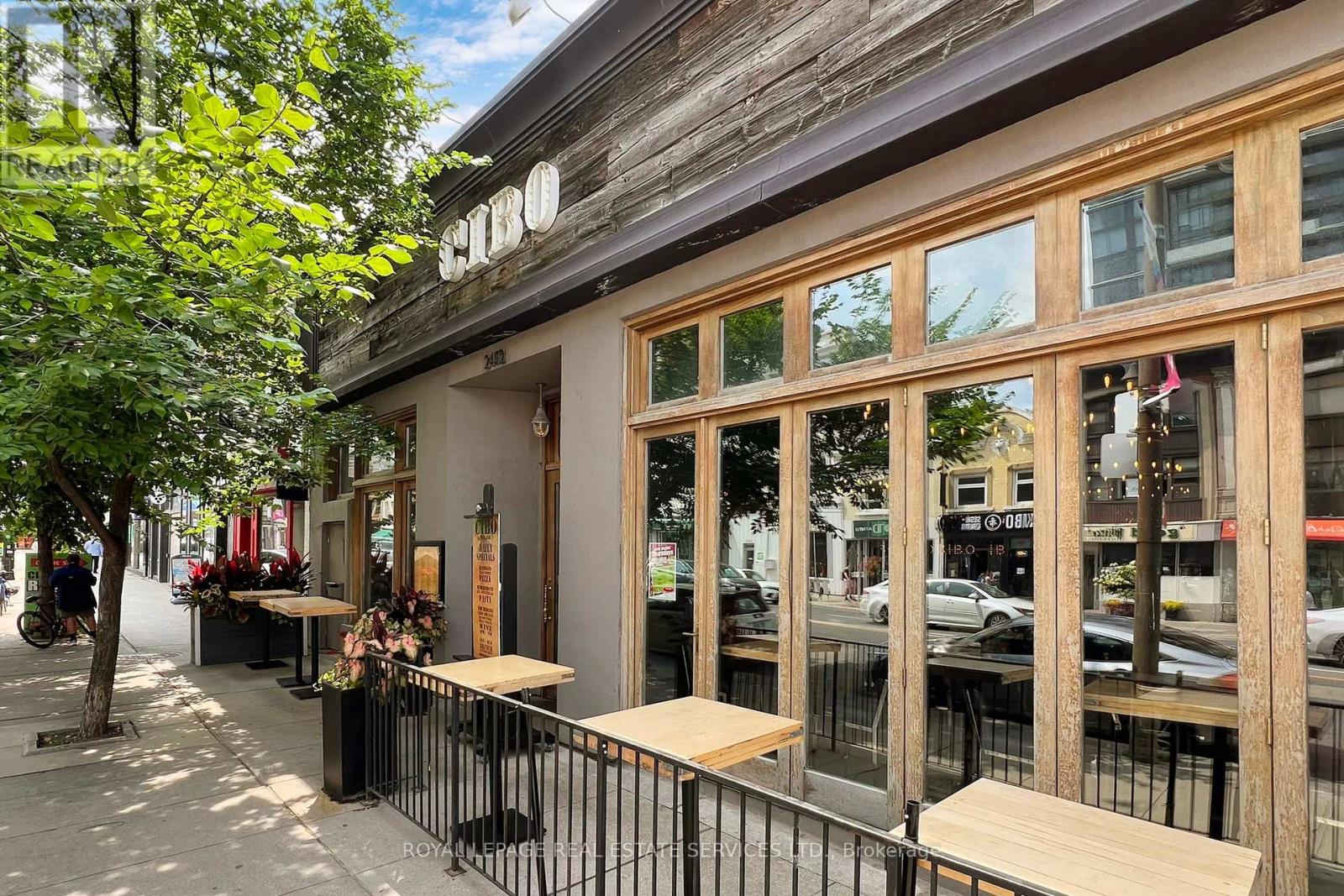 B - 2472 Yonge Street Property Photo 2