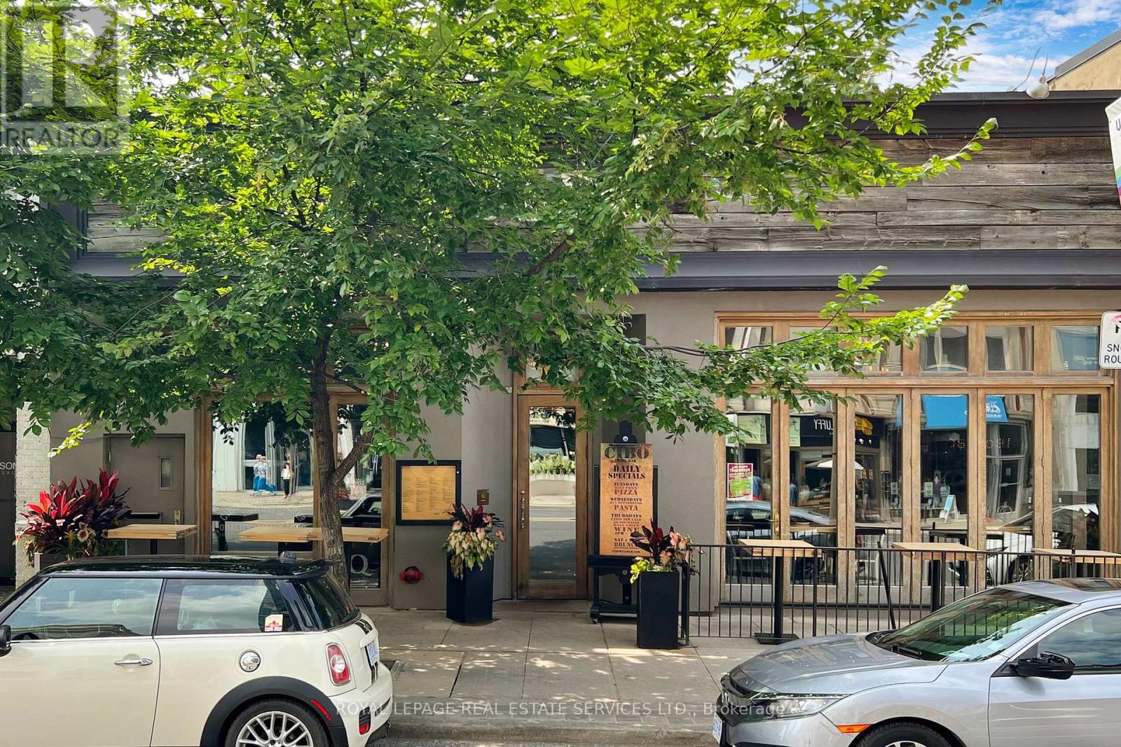 B - 2472 Yonge Street Property Photo 3