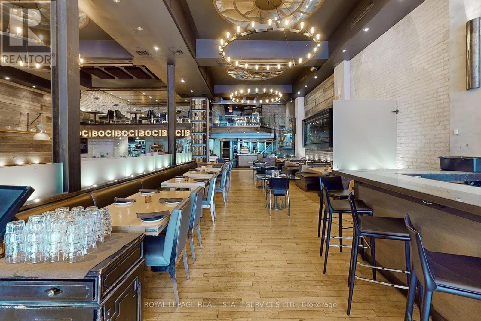 B - 2472 Yonge Street Property Photo 11