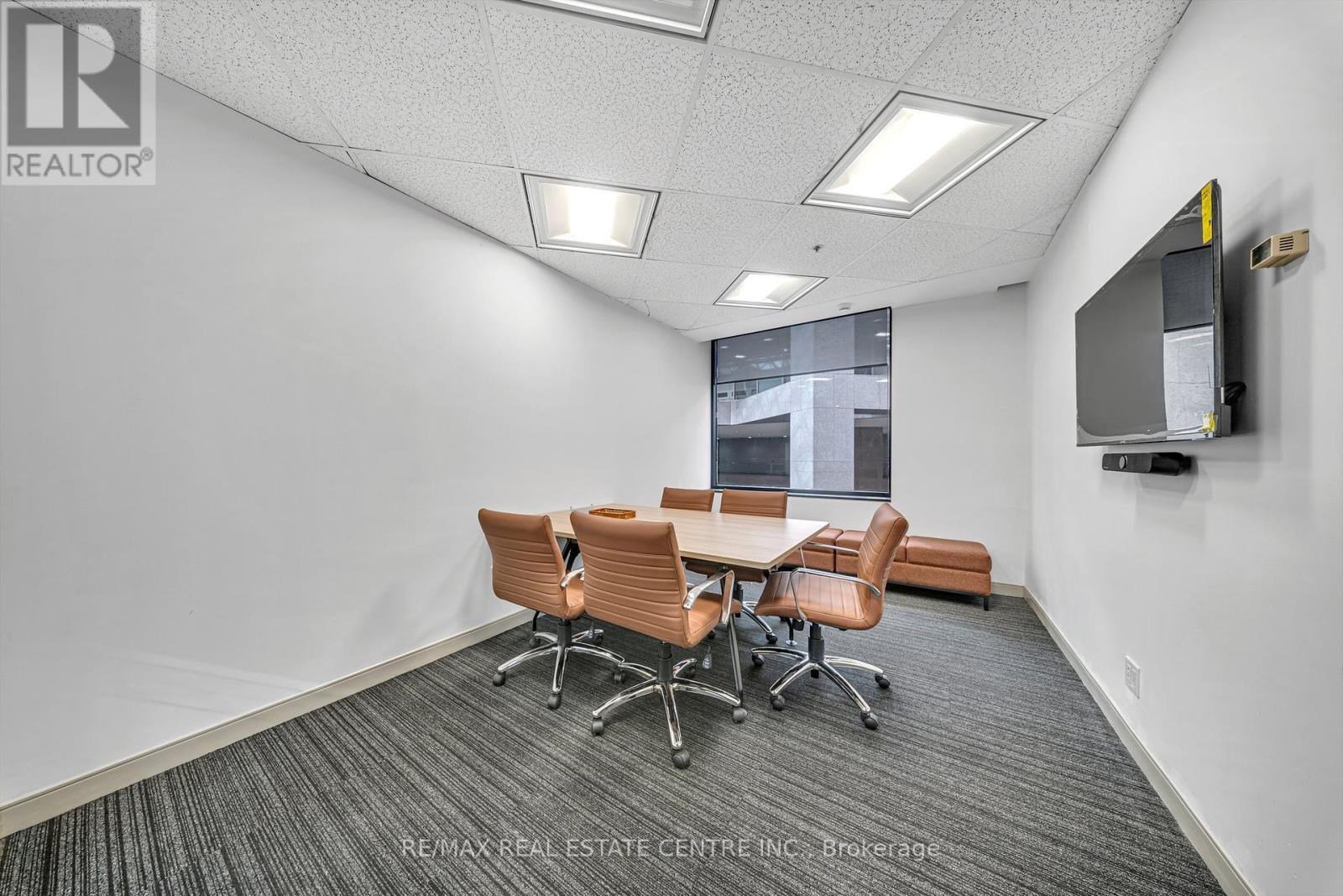 200 F - 5700 Yonge Street Road Property Photo 9