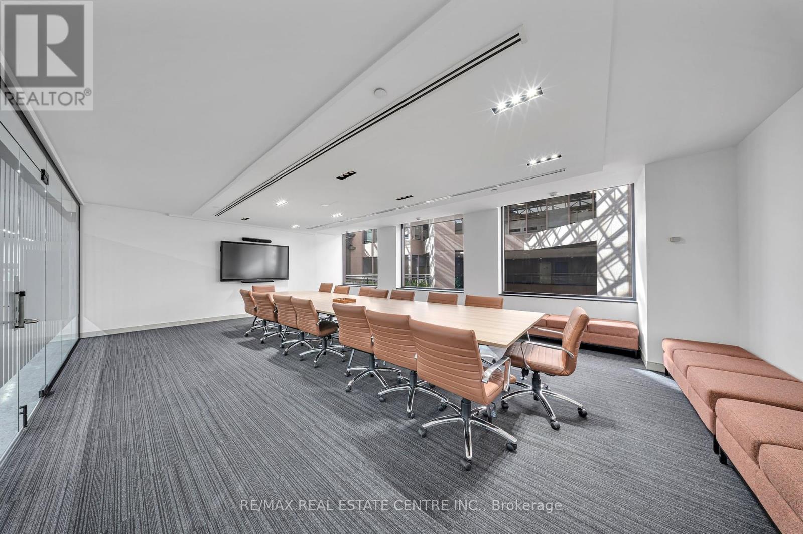 200 F - 5700 Yonge Street Road Property Photo 19