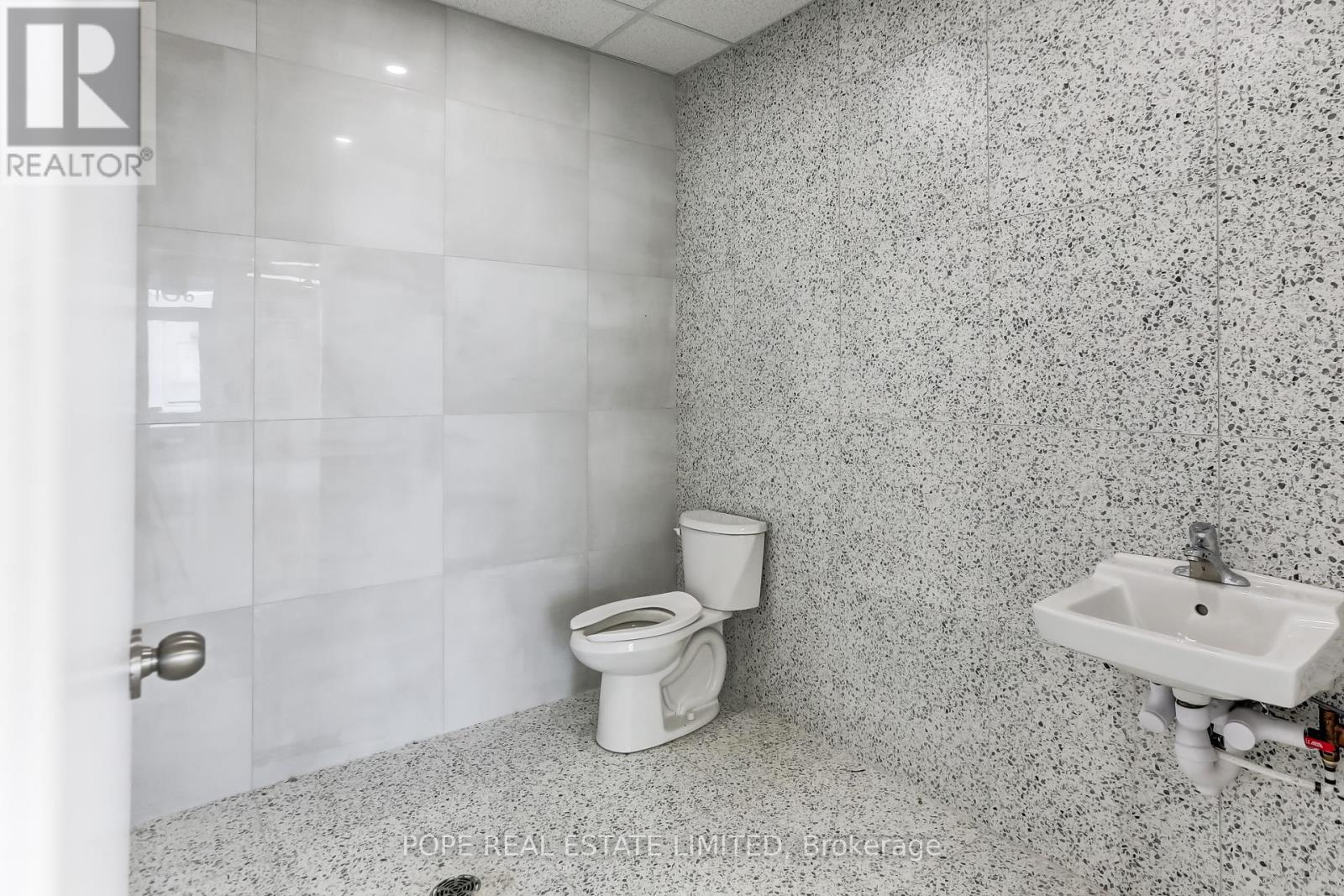 105&106 - 52 Scarsdale Road Property Photo 27