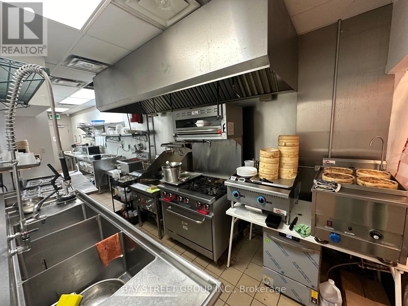 #100 - 510 Yonge Street Property Photo 6