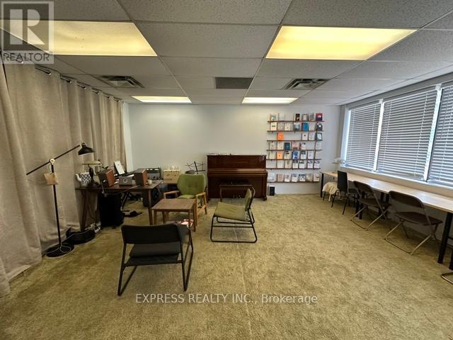 302 - 142 Willowdale Avenue Property Photo 1