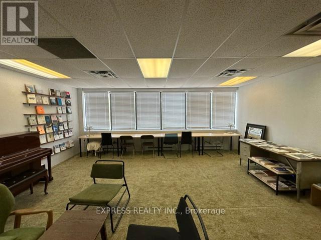 302 - 142 Willowdale Avenue Property Photo 2