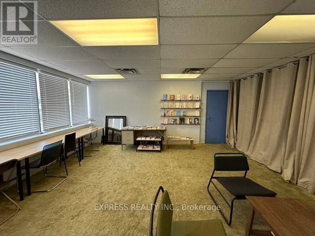 302 - 142 Willowdale Avenue Property Photo 4