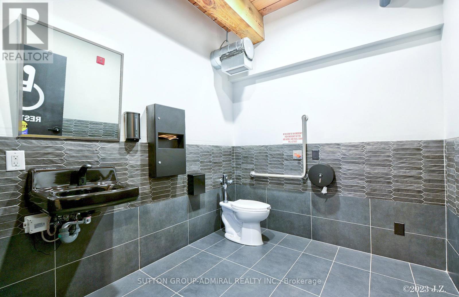 200 - 35 Britain Street Property Photo 26