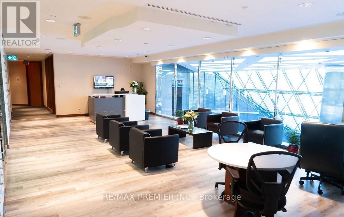 300-29 - 25 Sheppard Avenue W Property Photo 5