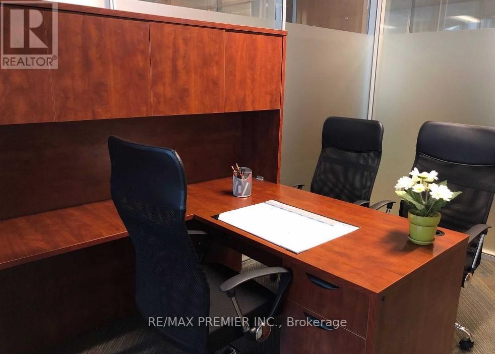 300-29 - 25 Sheppard Avenue W Property Photo 7