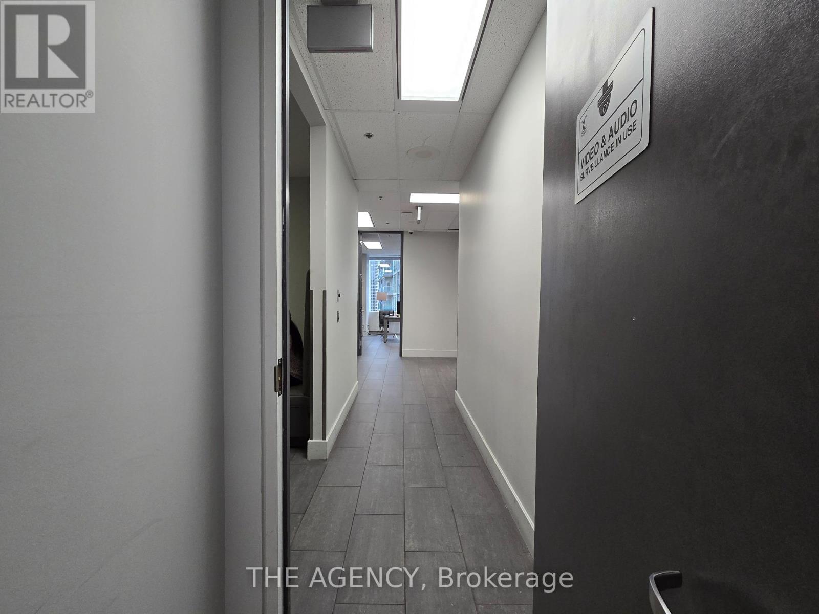 1050b - 5255 Yonge Street Property Photo 4