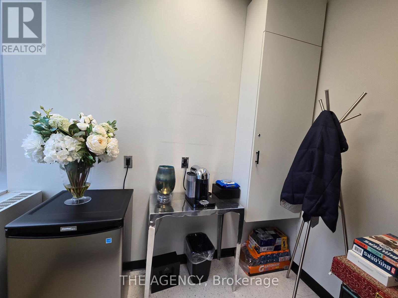 1050b - 5255 Yonge Street Property Photo 8
