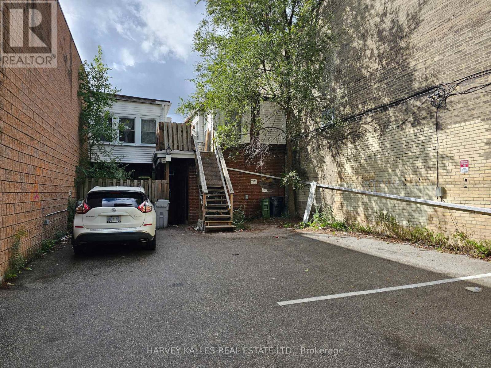 3285 Yonge Street Property Photo 2