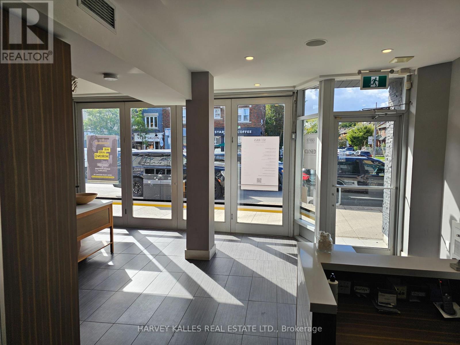 3285 Yonge Street Property Photo 4