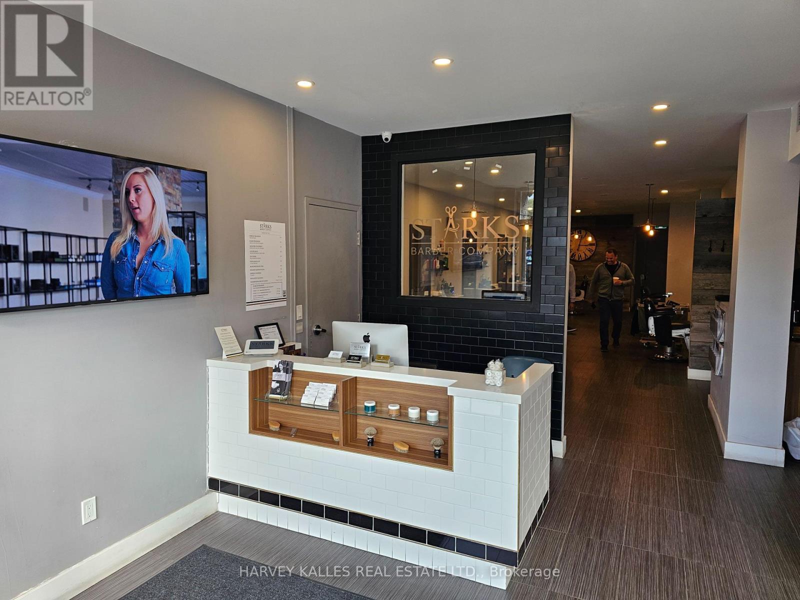 3285 Yonge Street Property Photo 7
