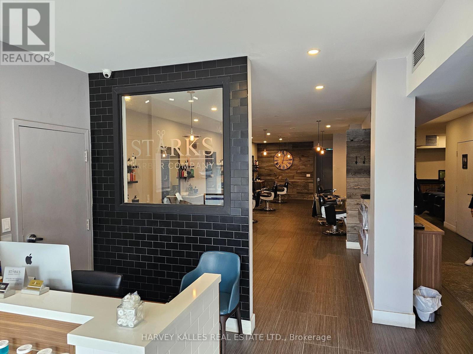3285 Yonge Street Property Photo 8