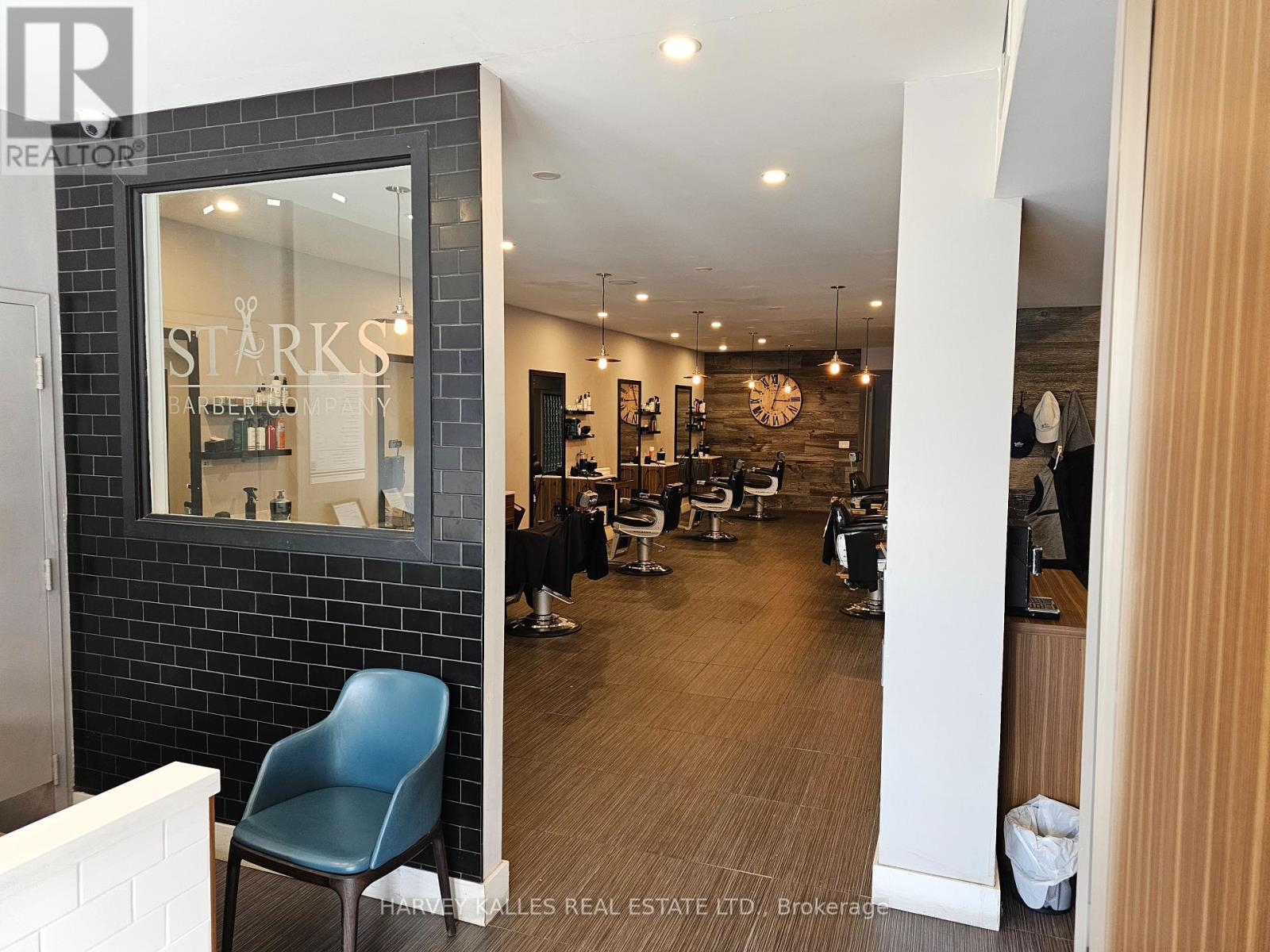 3285 Yonge Street Property Photo 9