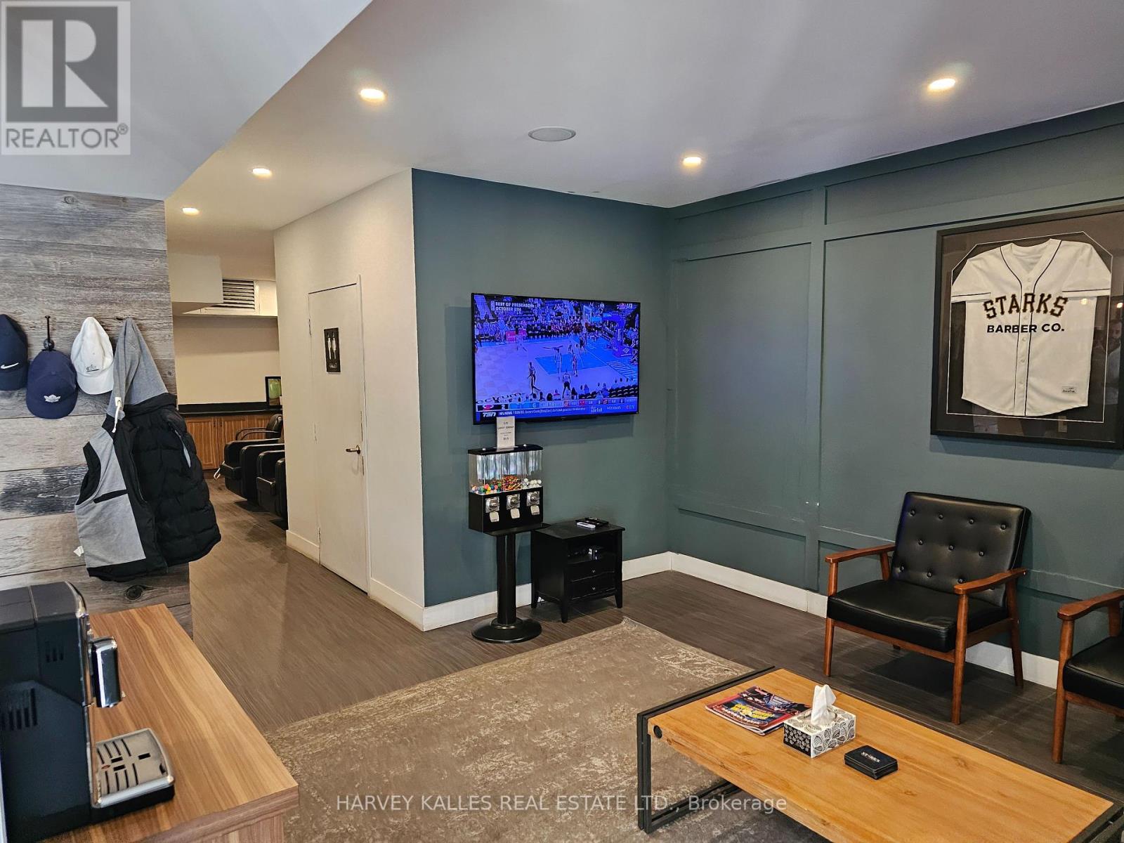 3285 Yonge Street Property Photo 12