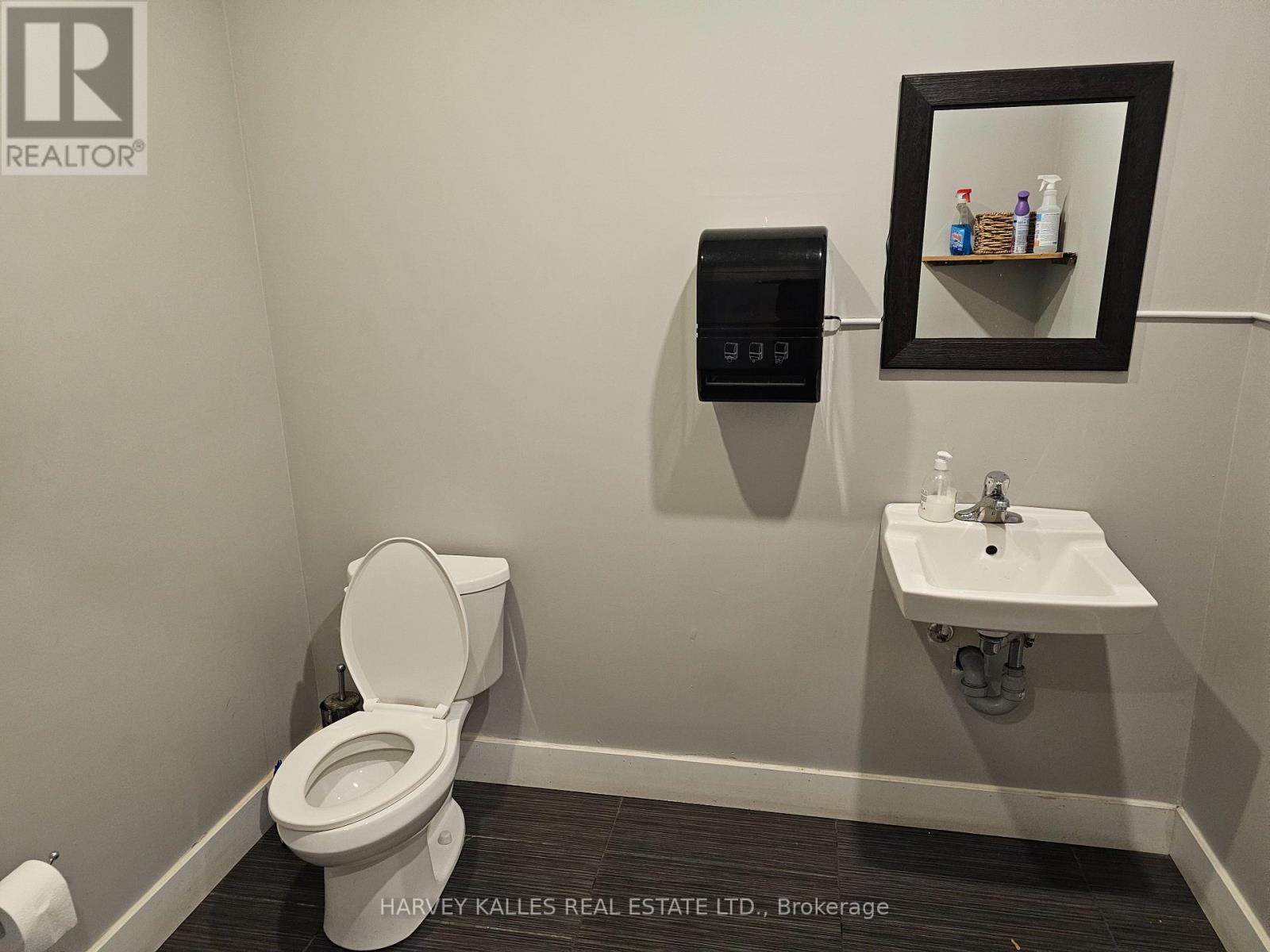 3285 Yonge Street Property Photo 15