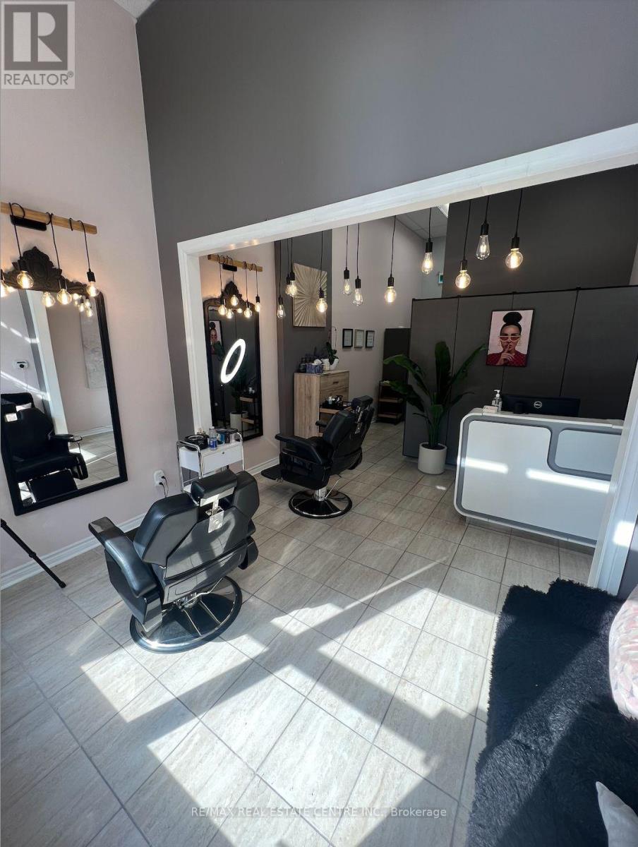 109 - 28 Finch Avenue W Property Photo 3
