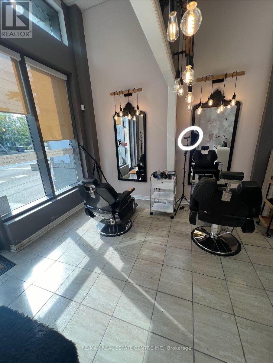 109 - 28 Finch Avenue W Property Photo 6