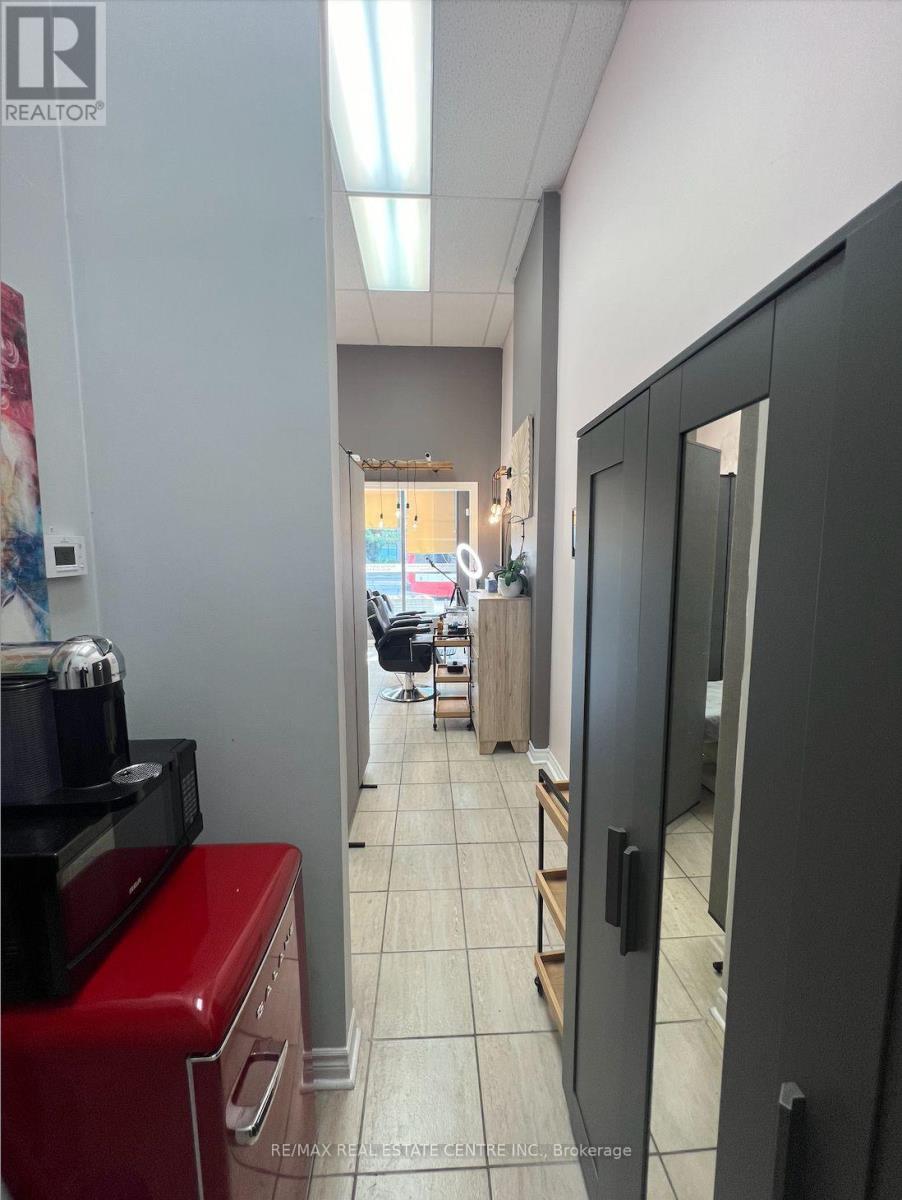109 - 28 Finch Avenue W Property Photo 8