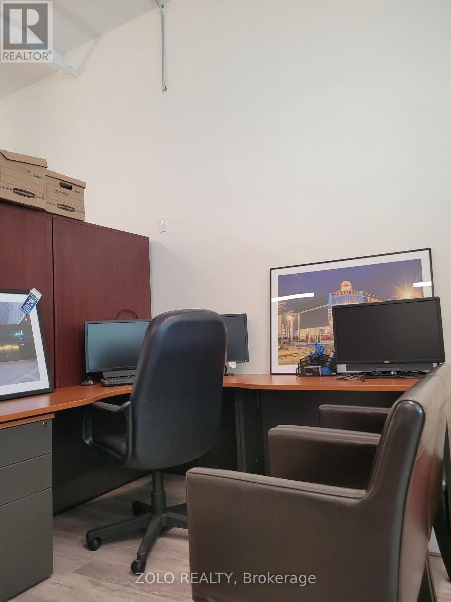 611 - 130 Queens Quay East E Property Photo 2