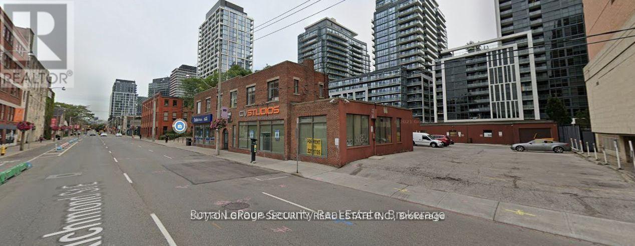 E5 - 381 Richmond Street E Property Photo 2