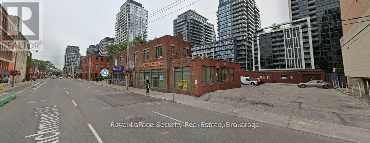 2nd #1 - 381 Richmond Street E Property Photo 2