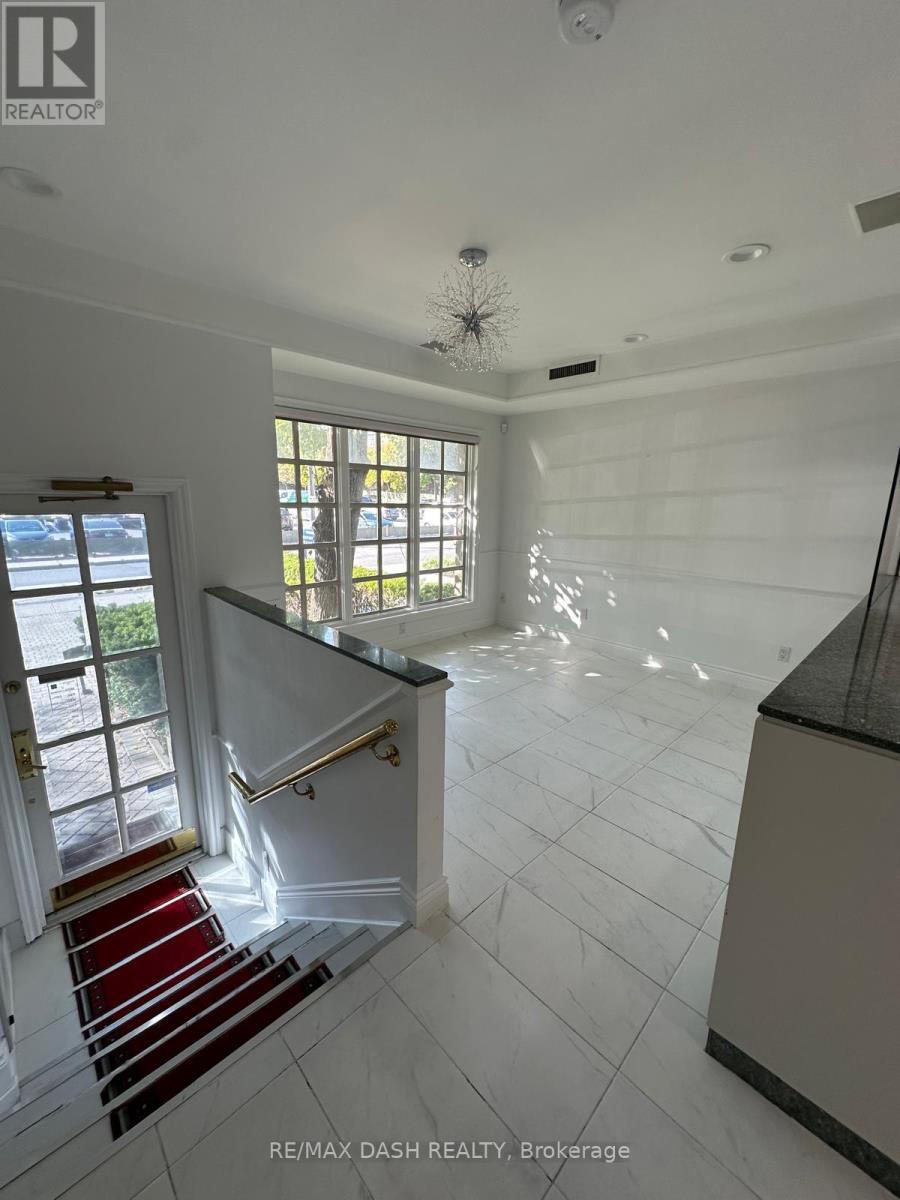 31 Alvin Avenue Property Photo 3
