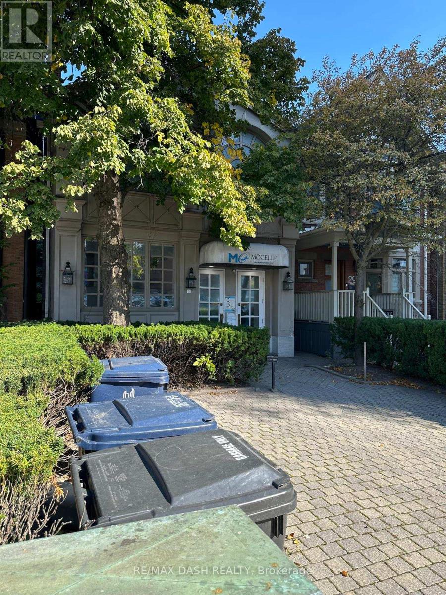 31 Alvin Avenue Property Photo 13