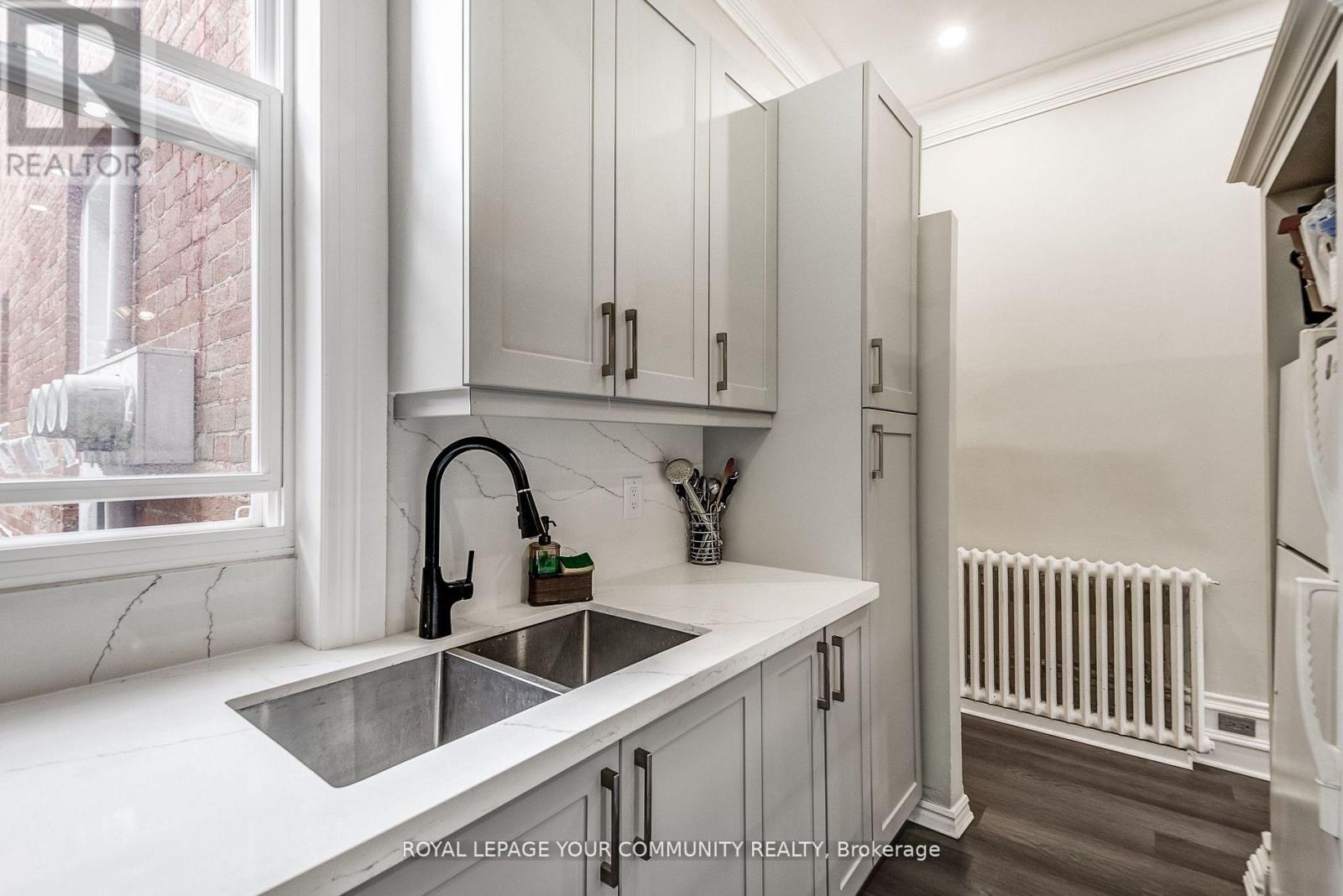 312 Seaton Street Property Photo 9