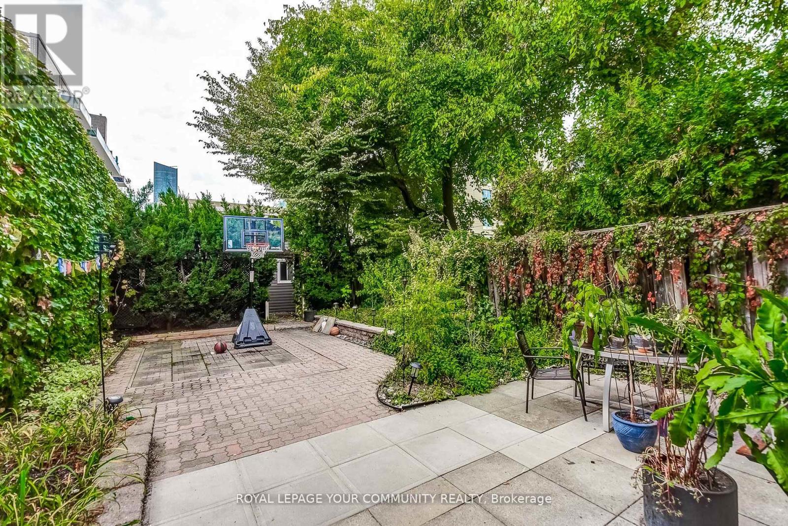 312 Seaton Street Property Photo 28