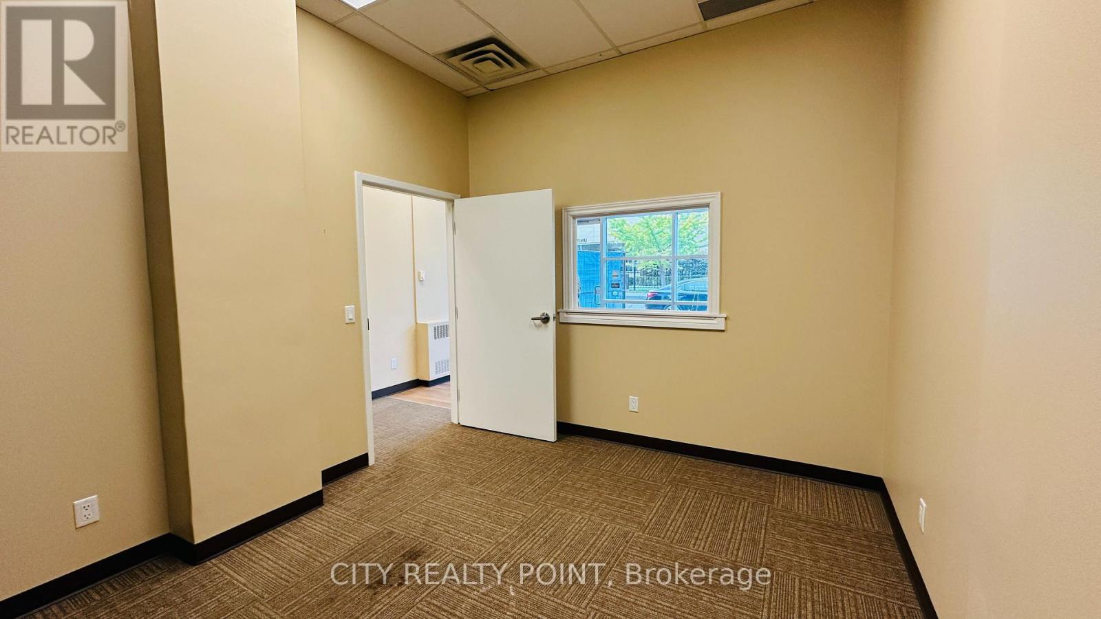 7 - 1500 Bathurst Street Property Photo 7