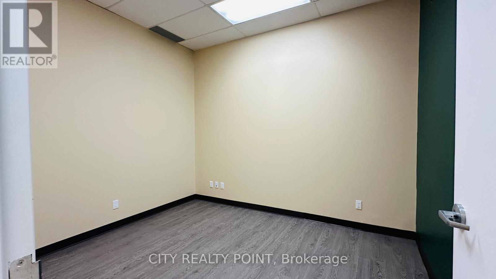 7 - 1500 Bathurst Street Property Photo 9