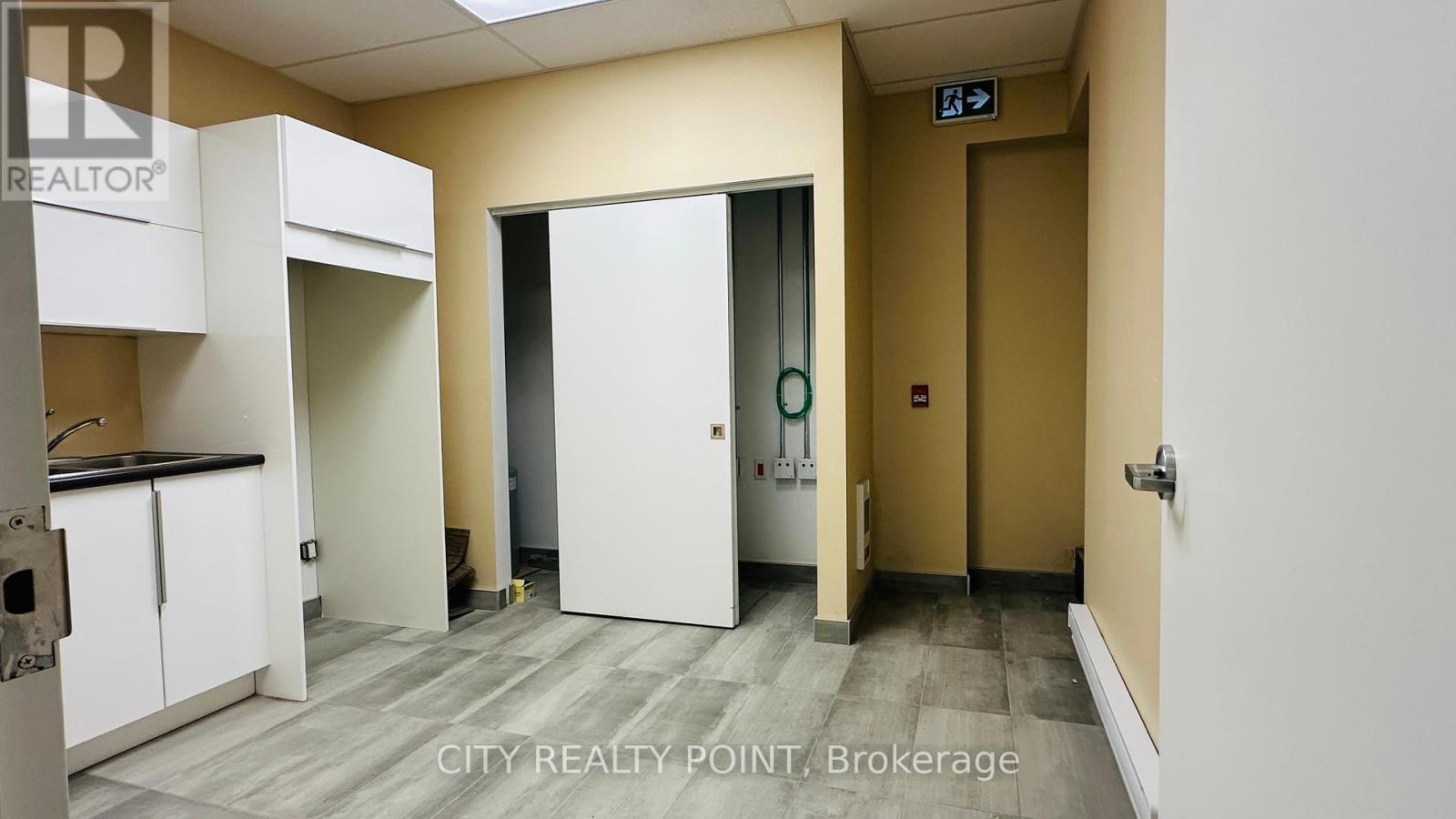 7 - 1500 Bathurst Street Property Photo 12