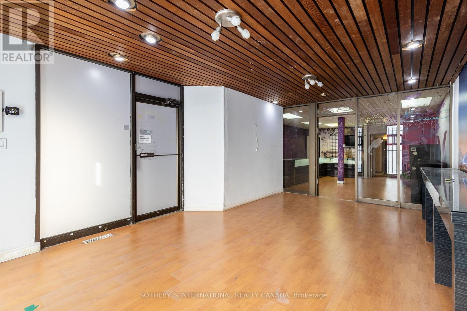 1105 Bathurst Street Property Photo 1