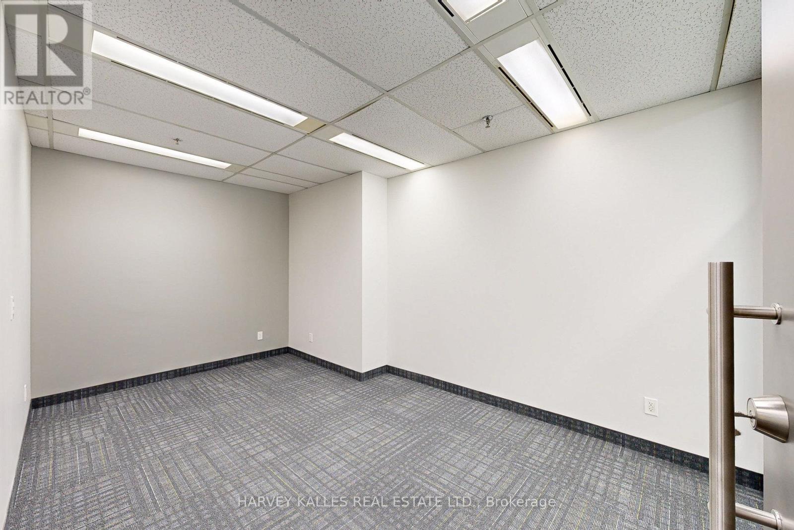 701 - 45 Sheppard Avenue E Property Photo 29