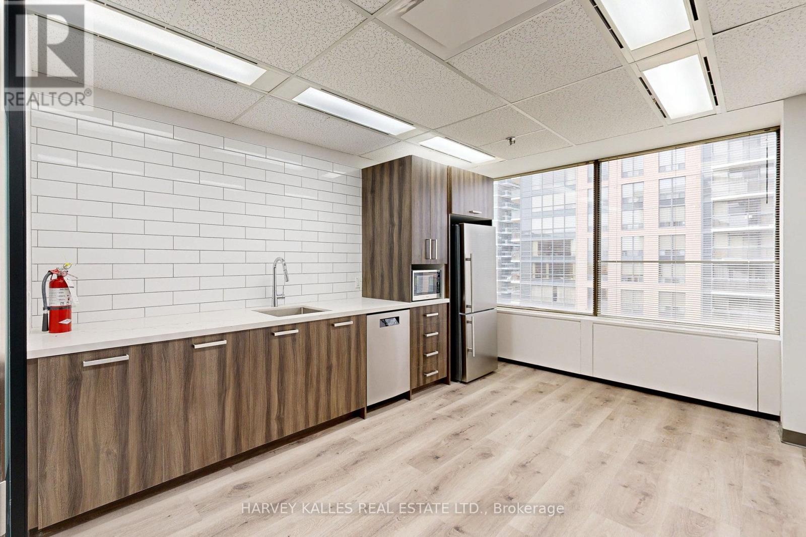 701 - 45 Sheppard Avenue E Property Photo 36