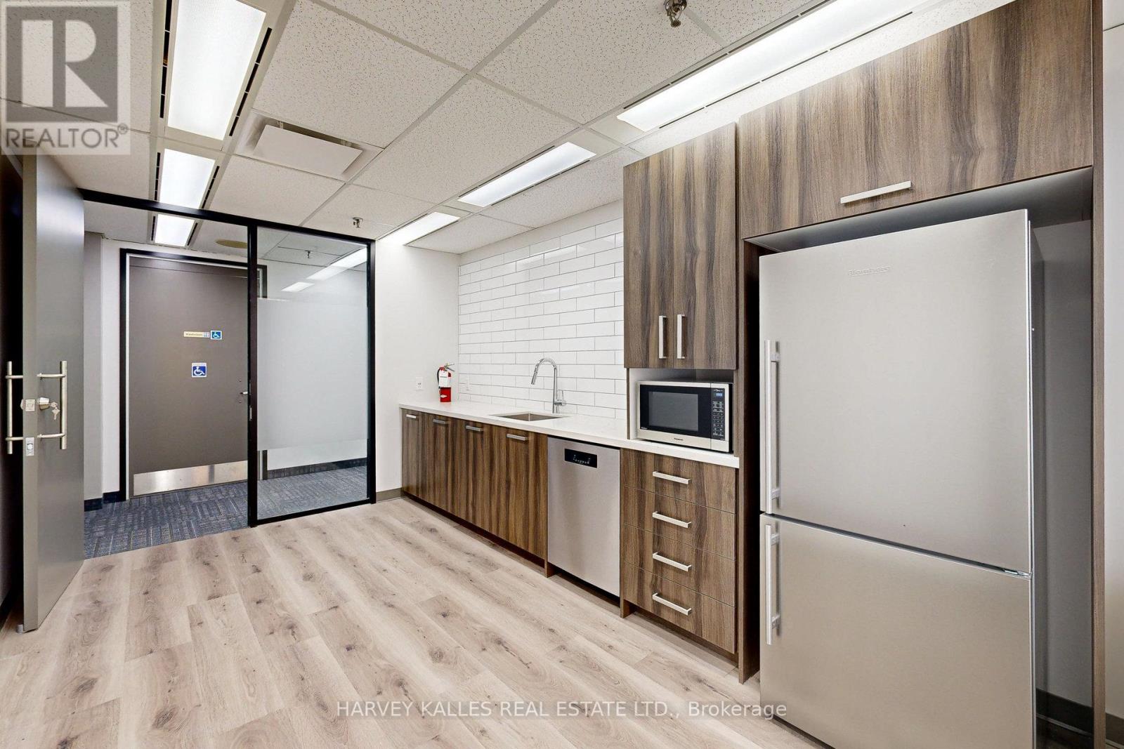 701 - 45 Sheppard Avenue E Property Photo 38