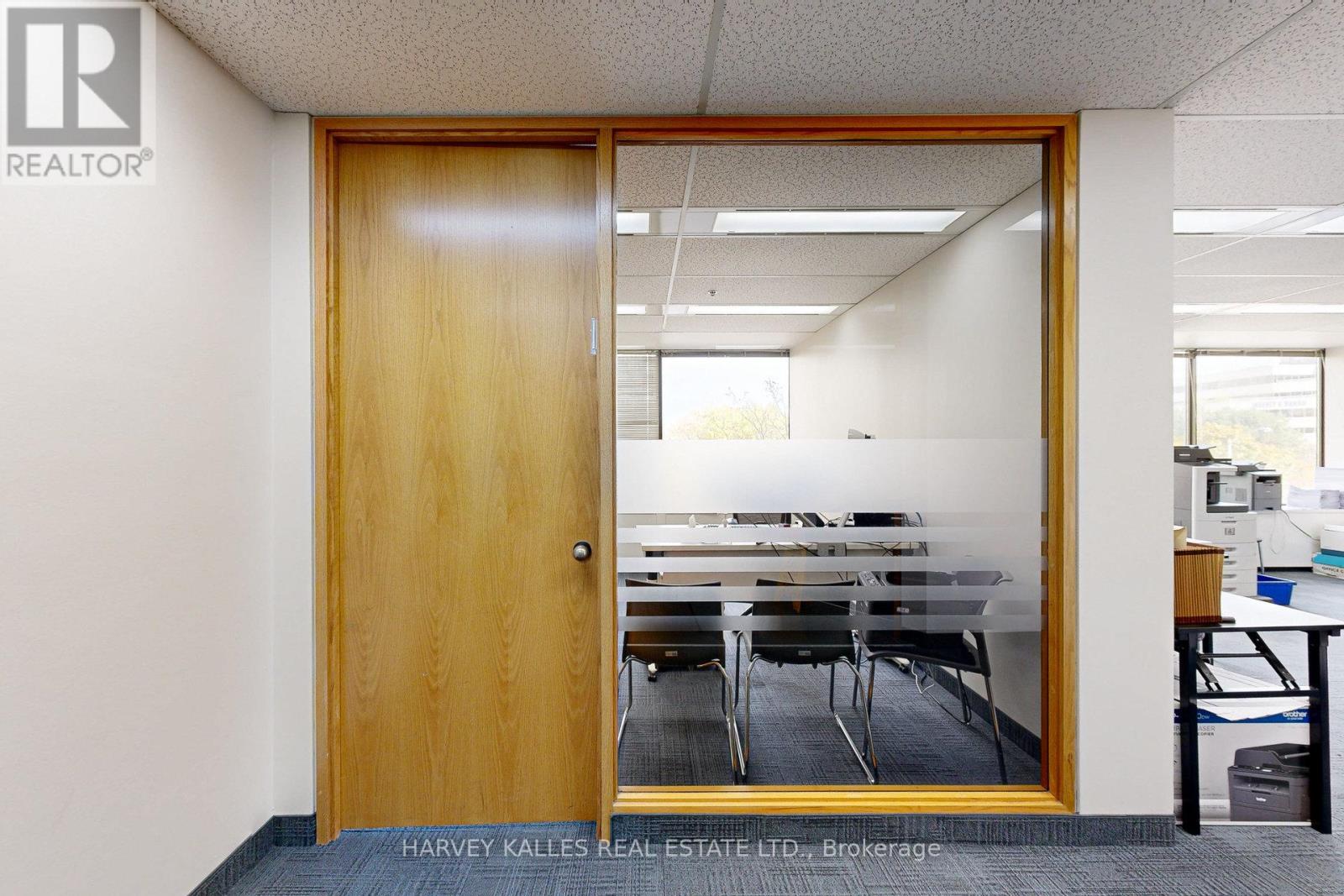 302 - 45 Sheppard Avenue E Property Photo 8
