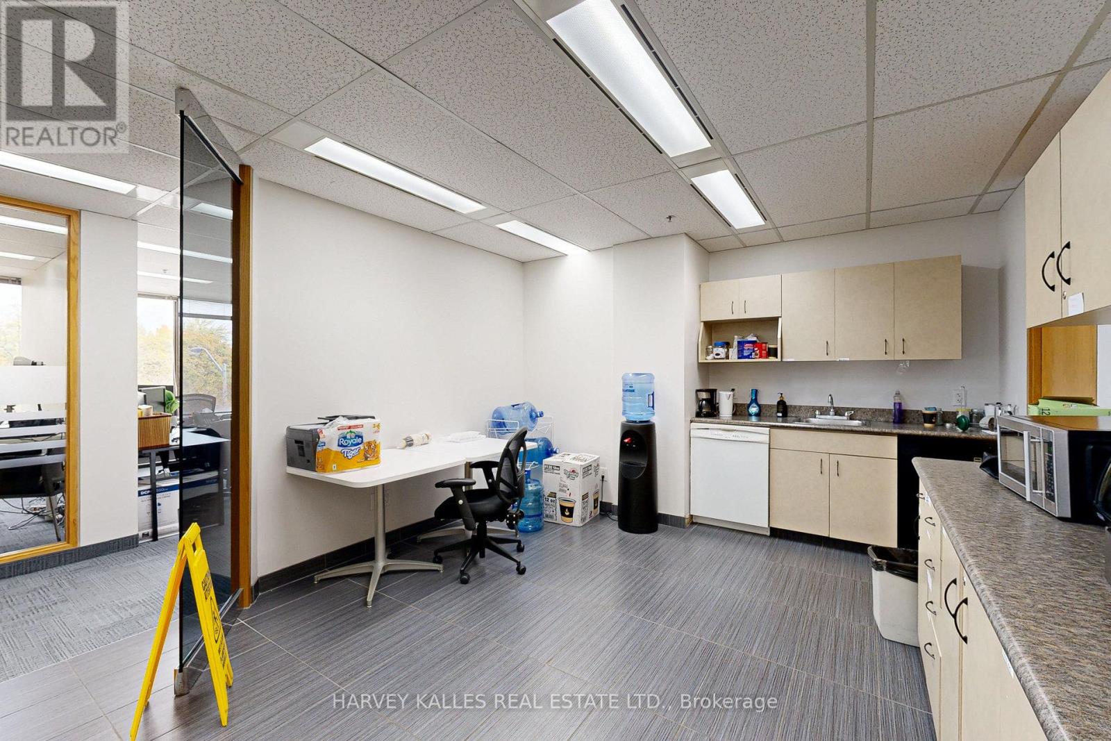 302 - 45 Sheppard Avenue E Property Photo 9