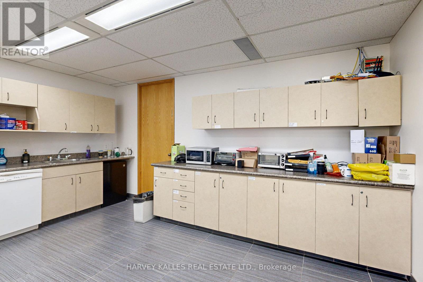 302 - 45 Sheppard Avenue E Property Photo 10