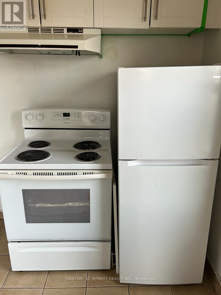 1 - 134 Simcoe Street S Property Photo 2