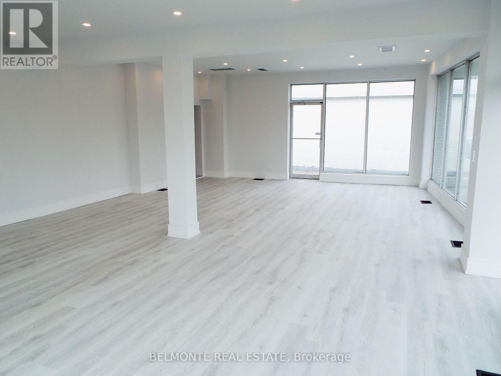 944 Simcoe Street N Property Photo 5