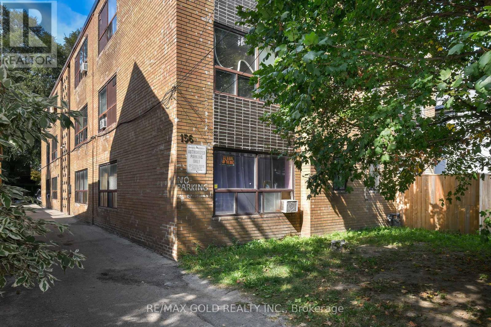 156 Barrington Avenue Property Photo 2