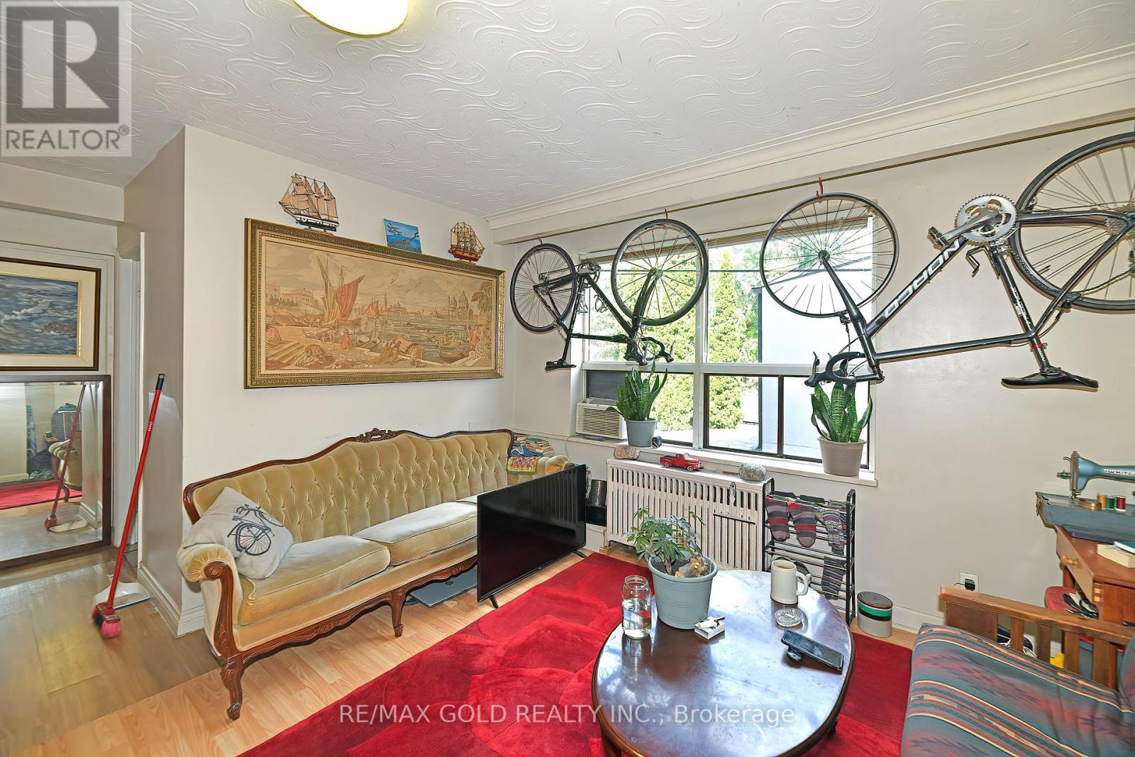156 Barrington Avenue Property Photo 9