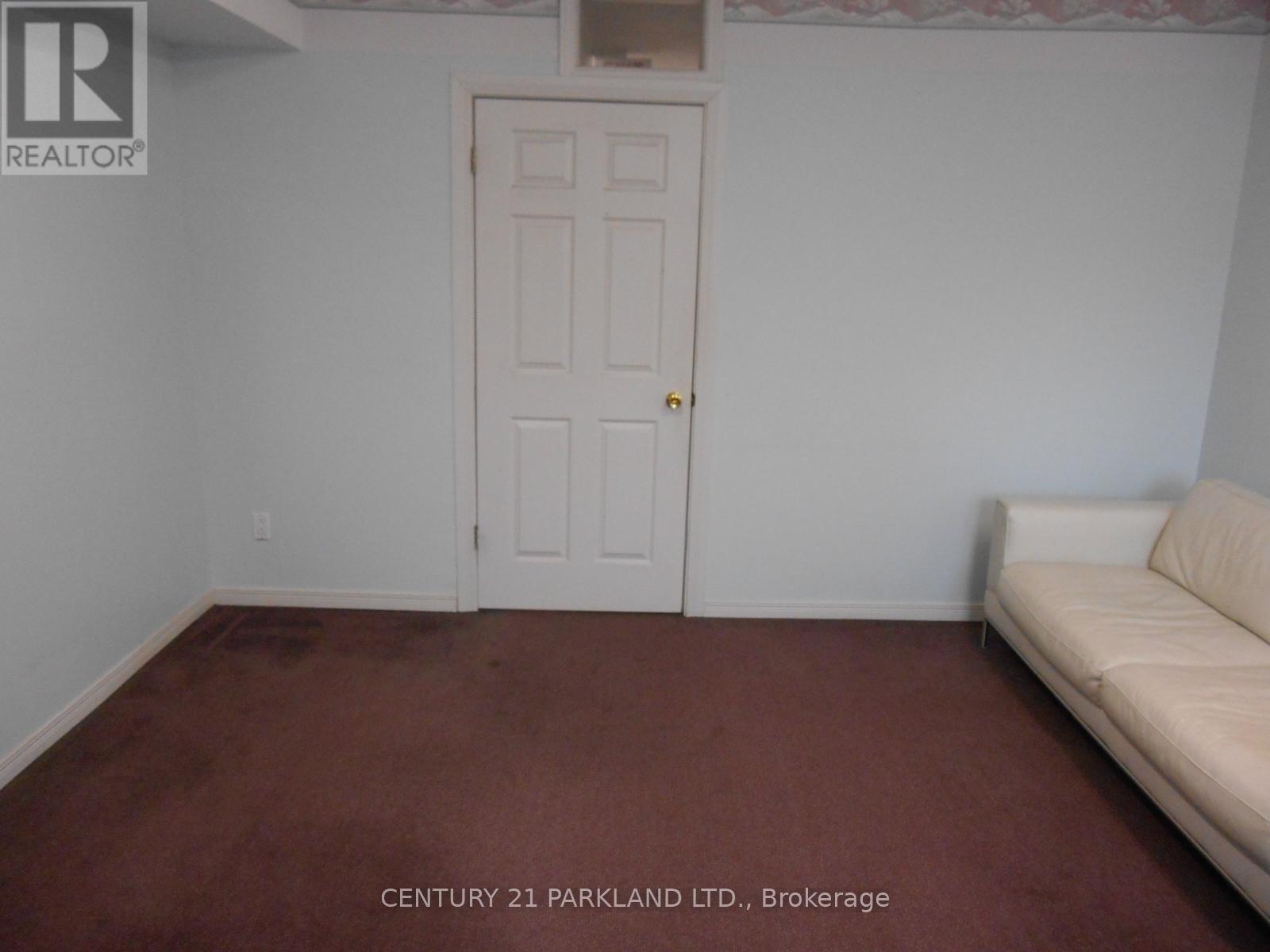211 - 2179 Danforth Avenue Property Photo 2
