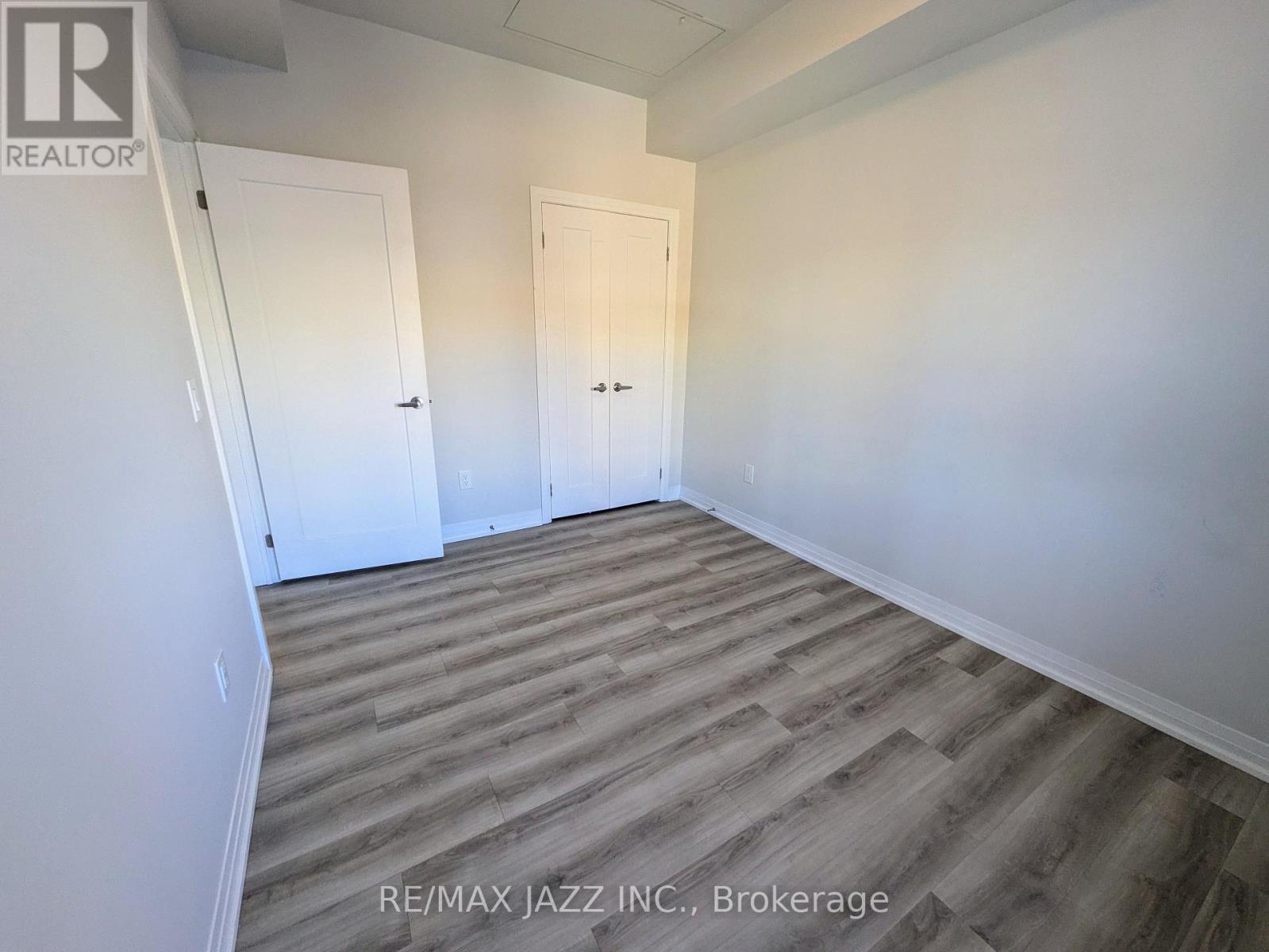 202 - 750 King Street E Property Photo 14