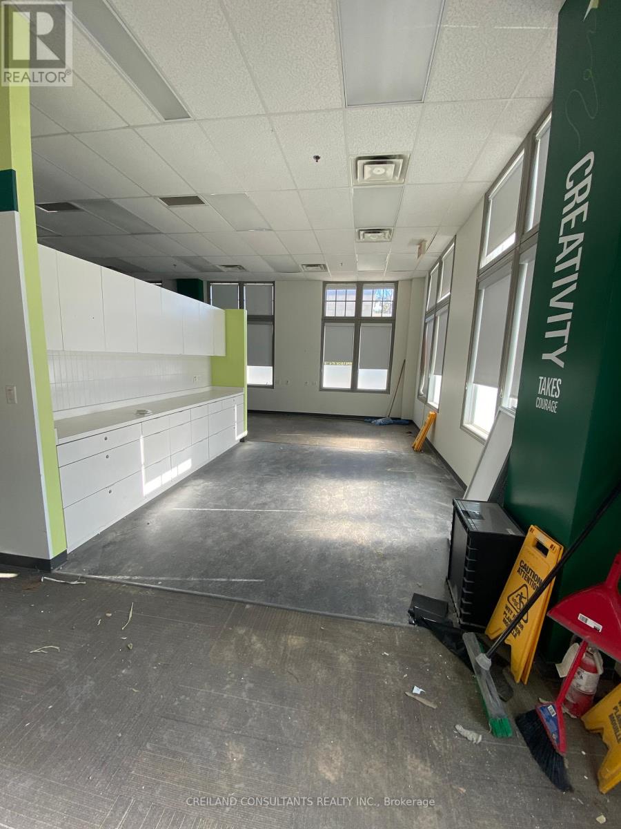 Unit D - 2069 Simcoe Street N Property Photo 2