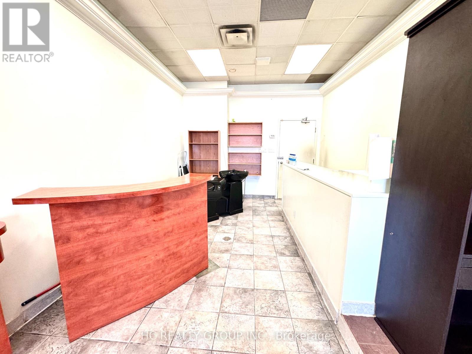 G60 - 8 Glen Watford Drive Property Photo 4